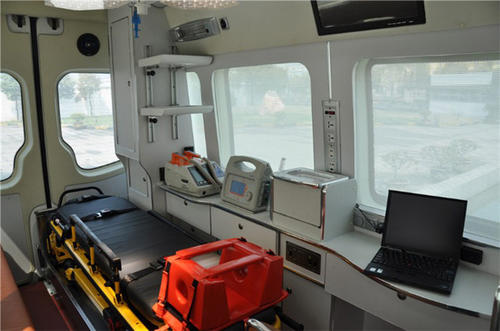 阜平县救护车内部